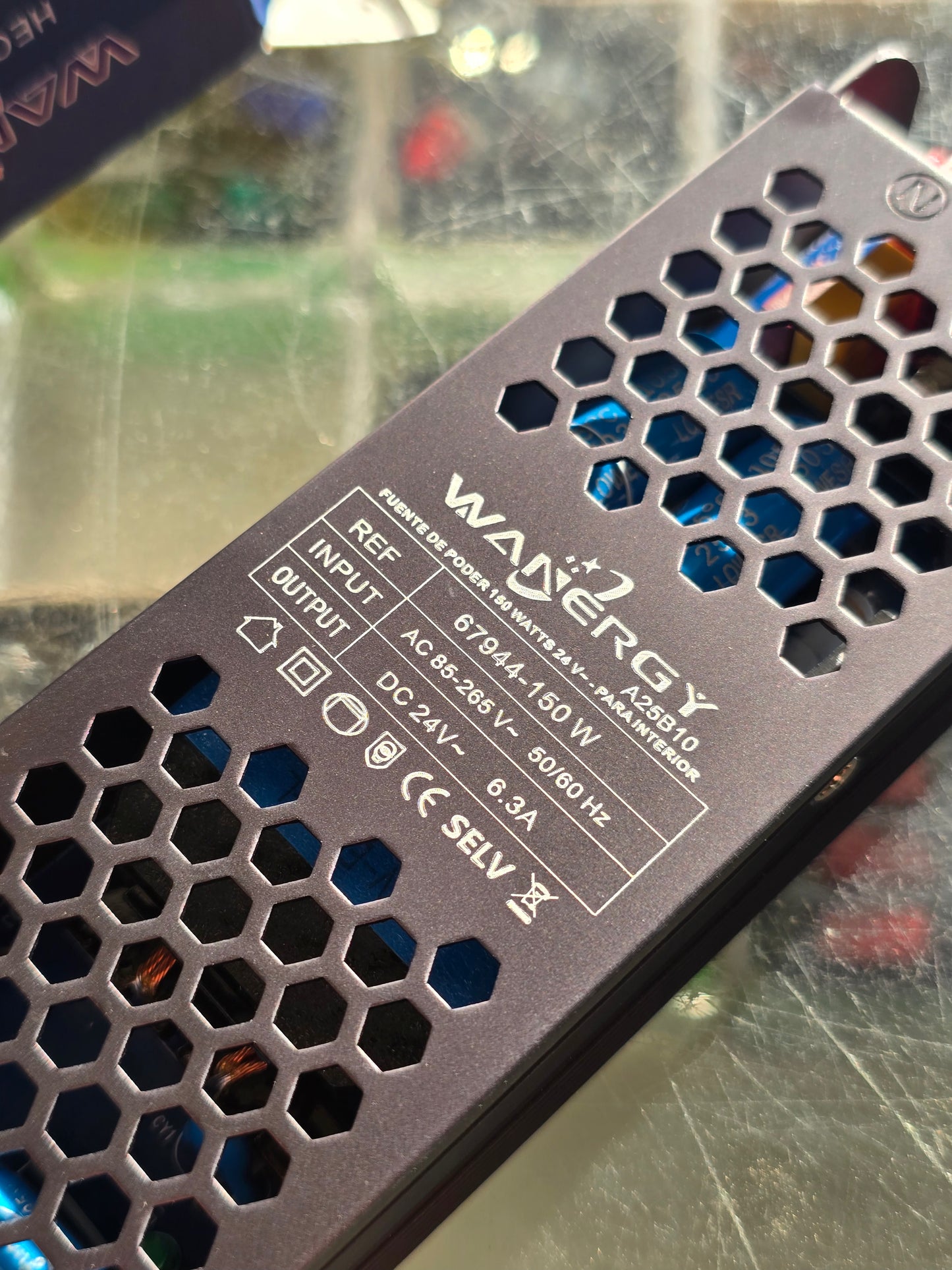 Fuente conmutada 150W 24V 6.25A | Fuente de alimentación 110 VAC - 220 VAC | 67944